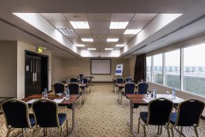 Konferenční prostory v ubytování Holiday Inn Express Dubai Airport by IHG