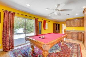 Las Vegas Elegance! Pool Table & Sparkling Pool! Home