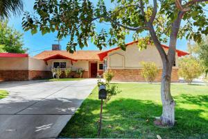 Las Vegas Elegance! Pool Table & Sparkling Pool! Home