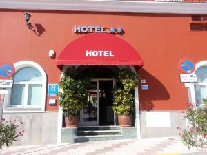 Fachada o entrada de Hotel Romerito