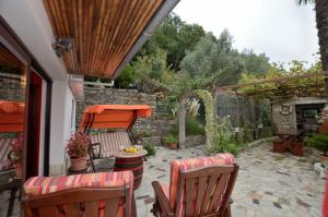 En have udenfor Apartment Karmen