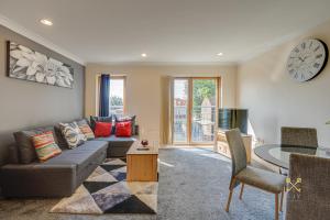 Χώρος καθιστικού στο Mica Point City Centre Apartment