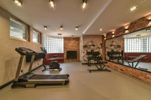 Posilňovňa alebo fitness centrum v ubytovaní Małe Orłowo LTC - Apartments