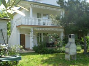 Vonkajšia záhrada v ubytovaní Apartment Cirila