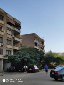 Zdjęcie z galerii obiektu Maadi Apartment - 3 rooms ( Families Only ) w Kairze