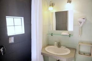 Bagno di Hôtel Les Corps Saints