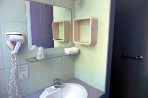 Bagno di Hôtel Les Corps Saints