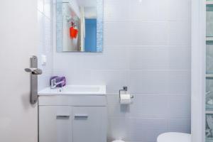 A bathroom at 053 La Mata Dunes - Alicante Real Estate