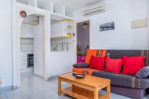 A kitchen or kitchenette at 053 La Mata Dunes - Alicante Real Estate
