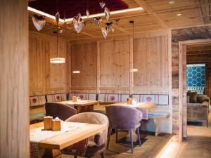 Ein Sitzbereich in der Unterkunft Boutiquehotel Blaue Burg Falkenstein