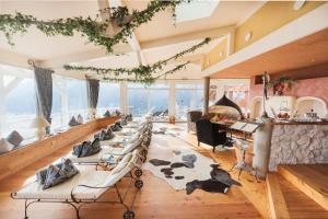 Ein Sitzbereich in der Unterkunft Boutiquehotel Blaue Burg Falkenstein