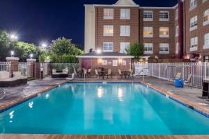 Gallery image of Holiday Inn and Suites Addison, an IHG Hotel in Addison