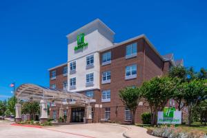 een weergave van de Hampton Inn suites niagara op het meer bij Holiday Inn and Suites Addison, an IHG Hotel in Addison