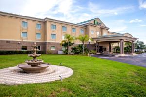 Photo de la galerie de l'établissement Holiday Inn Express & Suites Cocoa, an IHG Hotel, à Cocoa