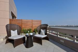 
A balcony or terrace at Mövenpick Hotel Bahrain
