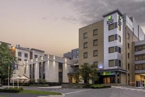 Holiday Inn Express Dublin-Airport, an IHG Hotel