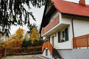Budova, v ktorej sa dovolenkový dom nachádza