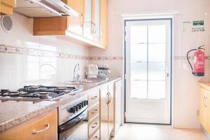 Afbeelding uit fotogalerij van Apartment Praia da Arrifana! in Aljezur +31 foto's