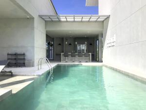 Bazén v ubytování Doowall Hotel nebo v jeho okolí