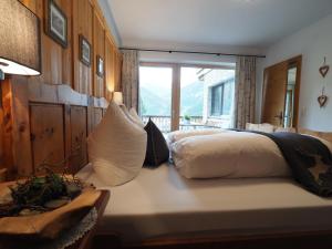 A bed or beds in a room at Ferienwohnung Widkal