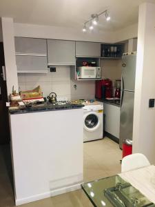 Una cocina o kitchenette en Departamento En Cerro de las Rosas De lujo