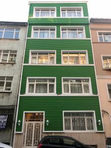 The building in which az apartmanhoteleket is located