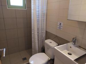 A bathroom at Meganisi Blue Villa