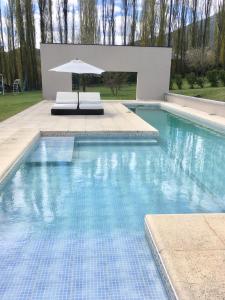 Bazén v ubytování La Aguada nebo v jeho okolí