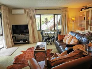 A seating area at La Belle Vie Bed & Breakfast