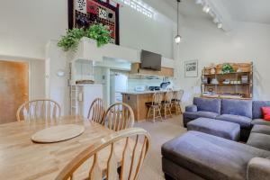 Η κουζίνα ή μικρή κουζίνα στο Eagle's Landing Condo 68 +23 φωτογραφίες