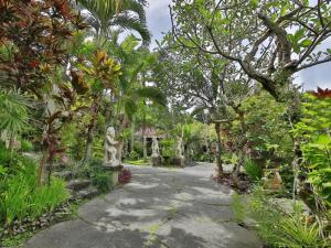 Сад в Bali Spirit Hotel and Spa, Ubud