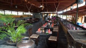Fort JadhavGADH -A GADH Heritage Hotel餐厅或其他用餐的地方