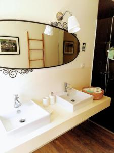 Kamar mandi di Quinta do Meco - Beach & Nature