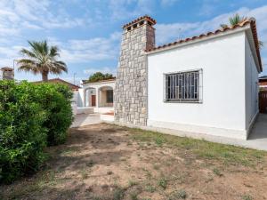 Fotografia z galérie ubytovania Villa in Vinaròs with Sea Views & Pool v destinácii Vinarós