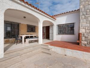 Fotografia z galérie ubytovania Villa in Vinaròs with Sea Views & Pool v destinácii Vinarós