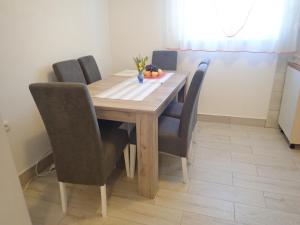 Fotografie z fotogalerie ubytování Apartment Jela at the seafront v destinaci Barić Draga