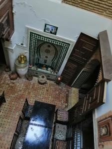an overhead view of a bathroom with a toilet at Dar Ines in Moulay Idriss Zerhoun