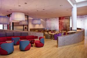 Posezení v ubytování IntercityHotel Berlin Hauptbahnhof