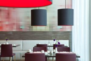 Posezení v ubytování IntercityHotel Berlin Hauptbahnhof