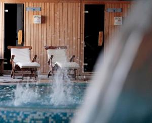 Bazén v ubytování Hotel Doña Brígida – Salamanca Forum nebo v jeho okolí