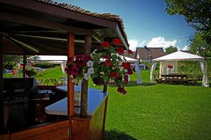 Zahrada ubytování Hotel Waldblick BSR Garten mit Pavillons im Schwarzwald, ideal für Paare, Familien, Hunde