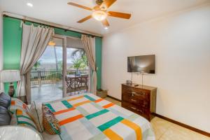 Un pat sau paturi într-o cameră la The Palms 101 +15 fotografii