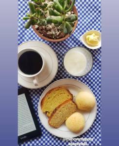 Opțiuni de mic dejun disponibile oaspeților de la Pousada Estrada Real