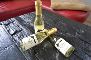 ボルンにあるFerienhaus Dineのワイン1本 +29枚の写真
