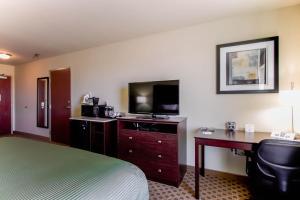 Kuchyň nebo kuchyňský kout v ubytování Cobblestone Inn & Suites - Eads