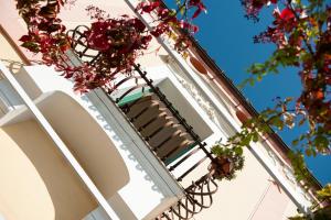 Rõdu või terrass majutusasutuses Albergo California