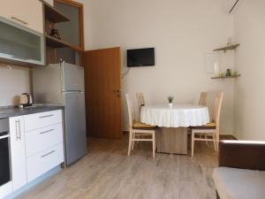 Kuchyň nebo kuchyňský kout v ubytování Apartments Žile