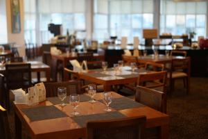 Restoran ili drugo mesto za obedovanje u objektu Elysian Gangchon Resort