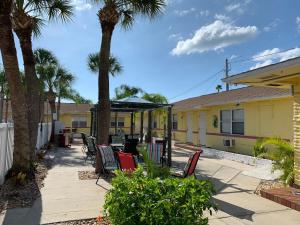 Gallery image of Bella Sirena Inn in St. Pete Beach