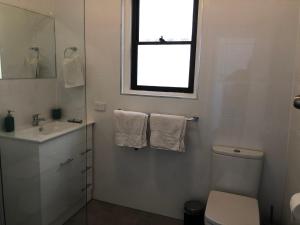 Ένα μπάνιο στο The Somerton Beach Retreat +20 φωτογραφίες